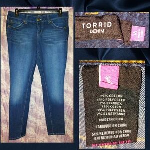 Torrid Denim brand Dark Blue Wash Straight Skinny Leg Denim Jeans Sz 14
